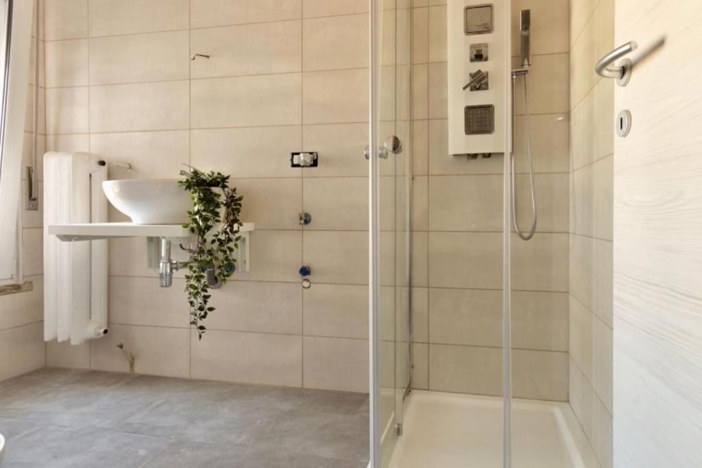 One Flat/Studio,Busto ArsizioCenter,With Terrace Esterno foto